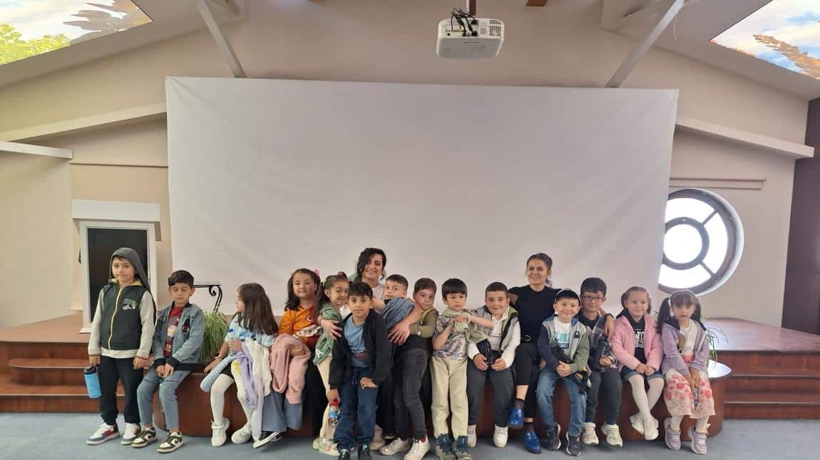 1-A ve 1-B Sınıflarımız EBB Çocuk Hakları Birimini Ziyaret Etti, Drama Yaparak Akran Zorbalığı Hakkında Farkındalık Kazandı